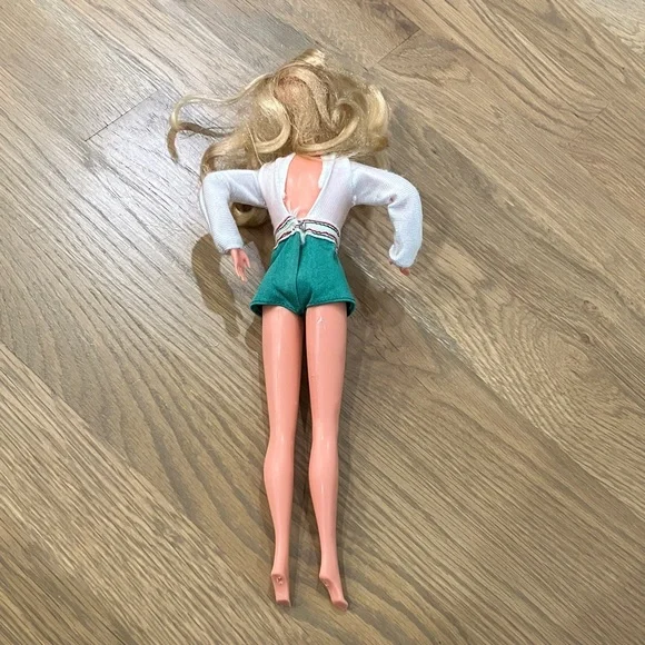 Vintage 1966 Barbie Mattel Doll - Blond Hair Blue Eyes - Picture 2 of 6